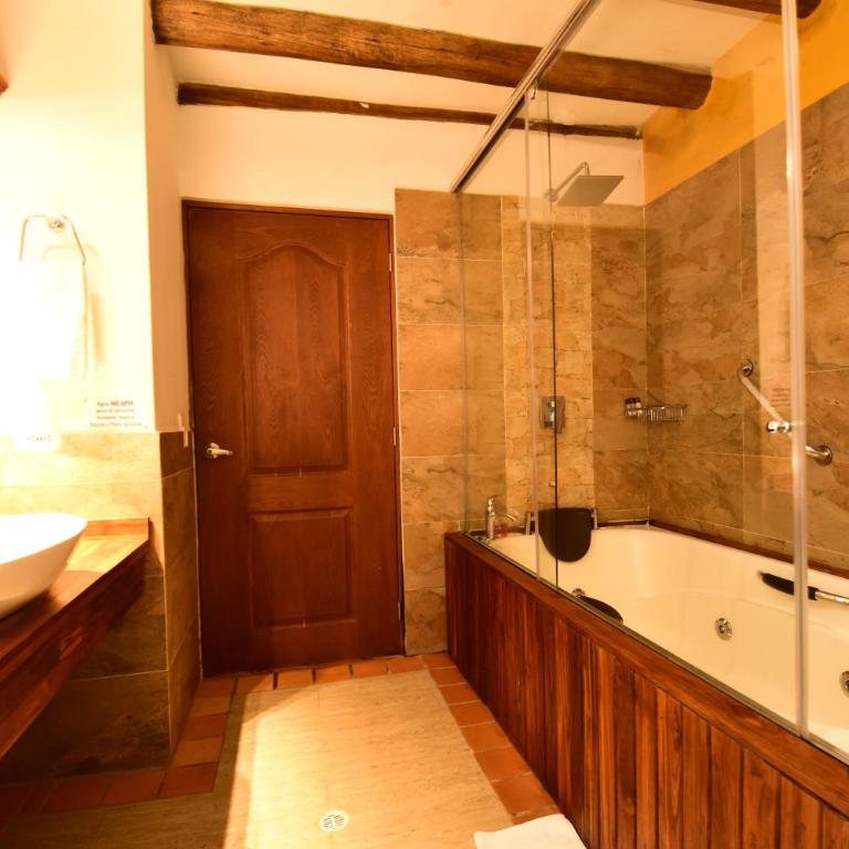 Hotel Campanario de la Villa - Suite - 2