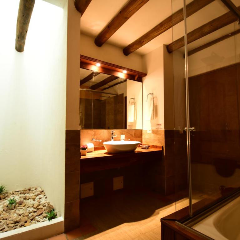 Hotel Campanario de la Villa - Suite - 3
