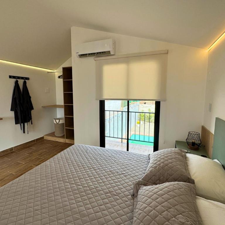 Tiny House con Piscina Privada, Jacuzzi, Parrilla y Starlink - One-Bedroom House - 11