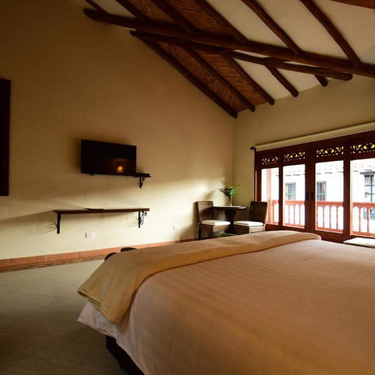 Hotel Campanario de la Villa - Suite with Balcony - 1