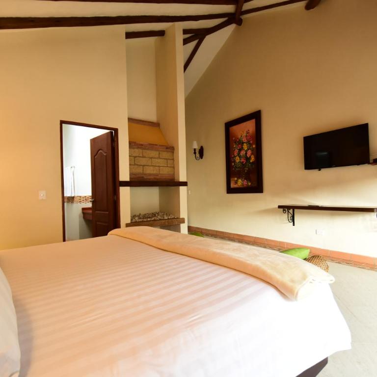 Hotel Campanario de la Villa - Suite with Balcony - 2