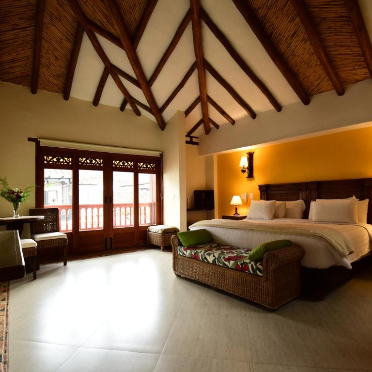 Hotel Campanario de la Villa - Suite with Balcony - 6