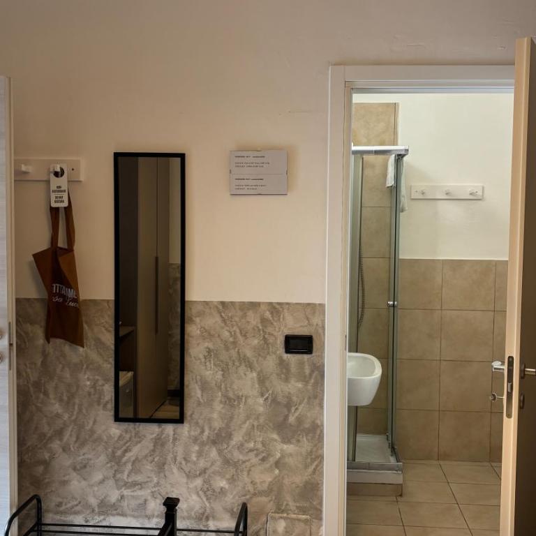 Affittacamere Casa Lucia - Camera Matrimoniale con Bagno Privato - 4