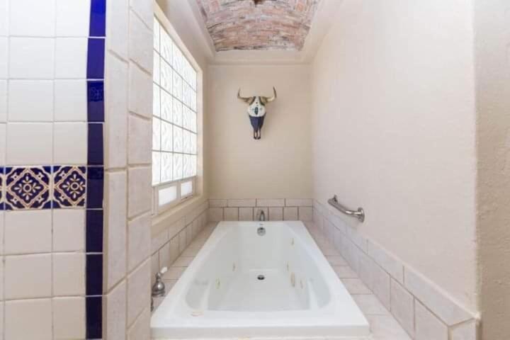 Casa Blanca en Las Conchas - Two-Bedroom House - 2