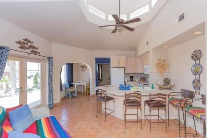 Casa Blanca en Las Conchas - Two-Bedroom House - 11