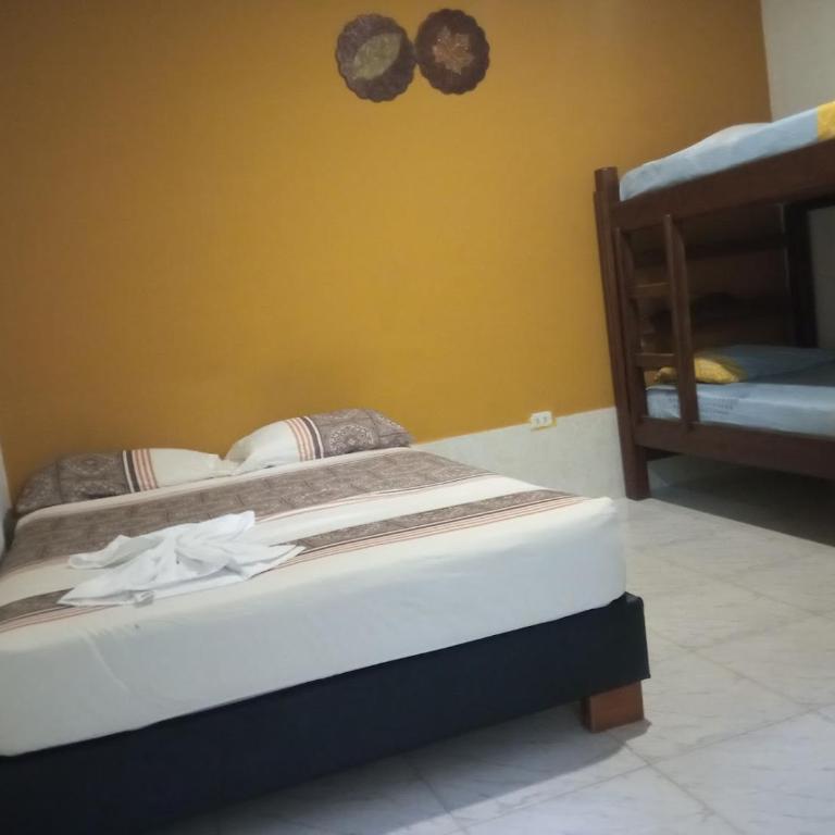 Caribe Sunshine Gold Hostel Habitaciones - Habitación Doble con baño privado - 1 o 2 camas - 2
