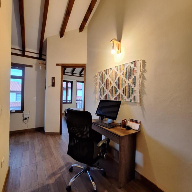 Home Boutique Flores Amarillas - Double Room with Park View - 25
