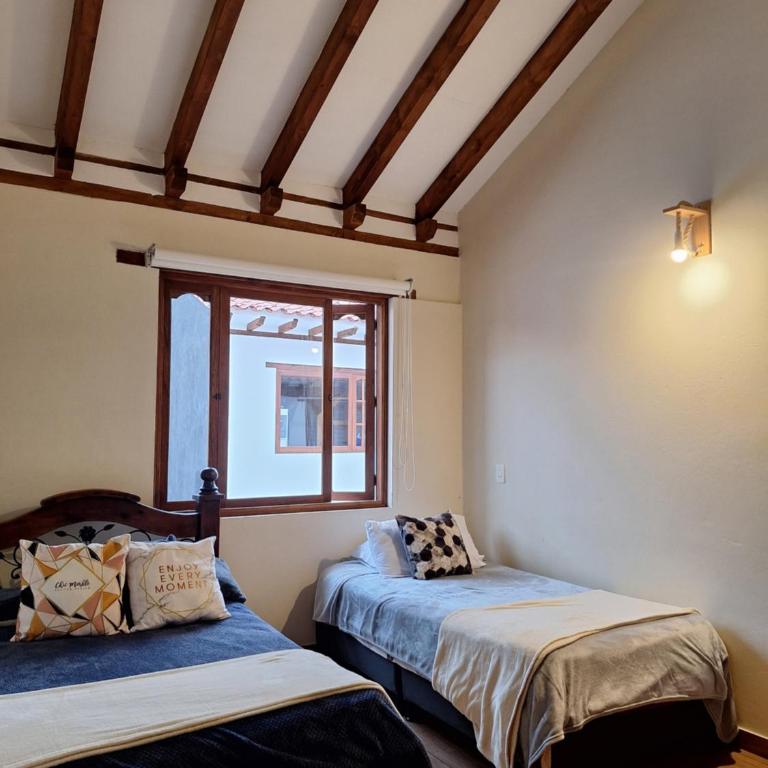 Home Boutique Flores Amarillas - Double Room with Park View - 37
