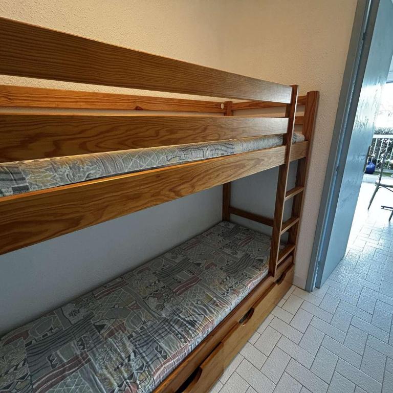 Studio cabine 4 pers à Port Camargue avec terrasse et parking privé - FR-1-250-329 - Apartment - 10