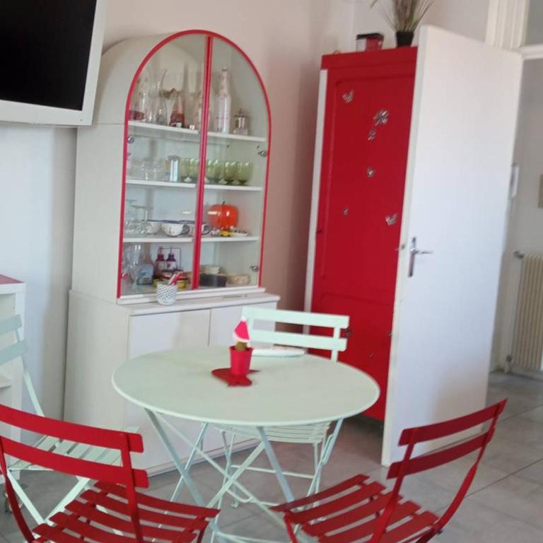 T2 Climatisé Centre Canet à 2 Pas de la Plage - FR-1-696-133 - Appartamento - 3