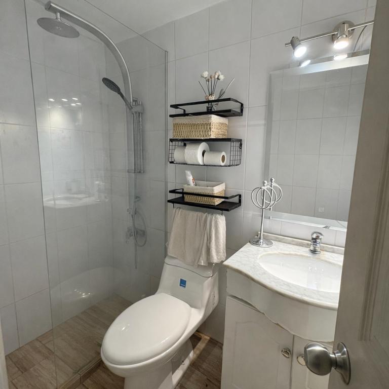 Casa Amplia Cerca de Playa y Supermercados - Three-Bedroom House - 6