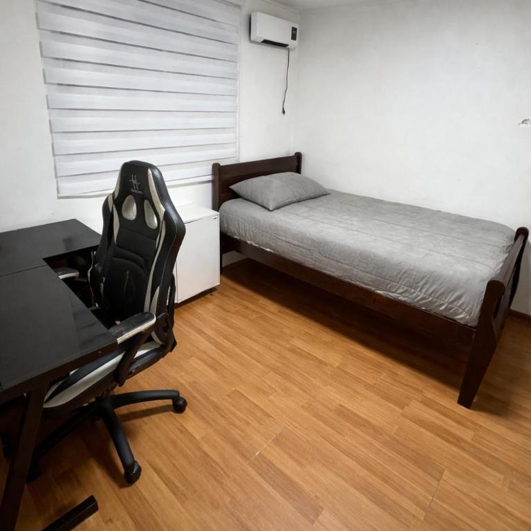 Casa Amplia Cerca de Playa y Supermercados - Three-Bedroom House - 11