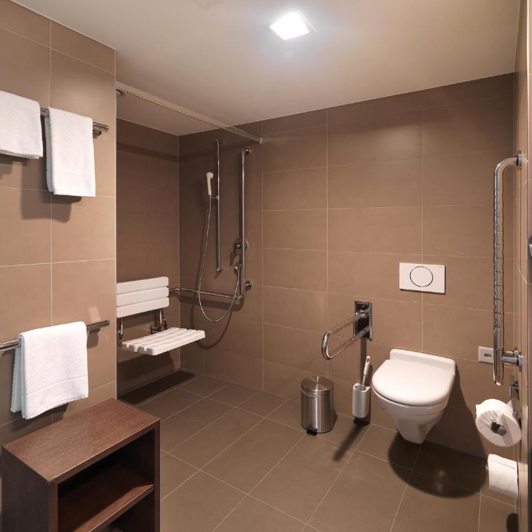 Hotel Artos Interlaken - Premium Doppelzimmer mit Balkon - 14
