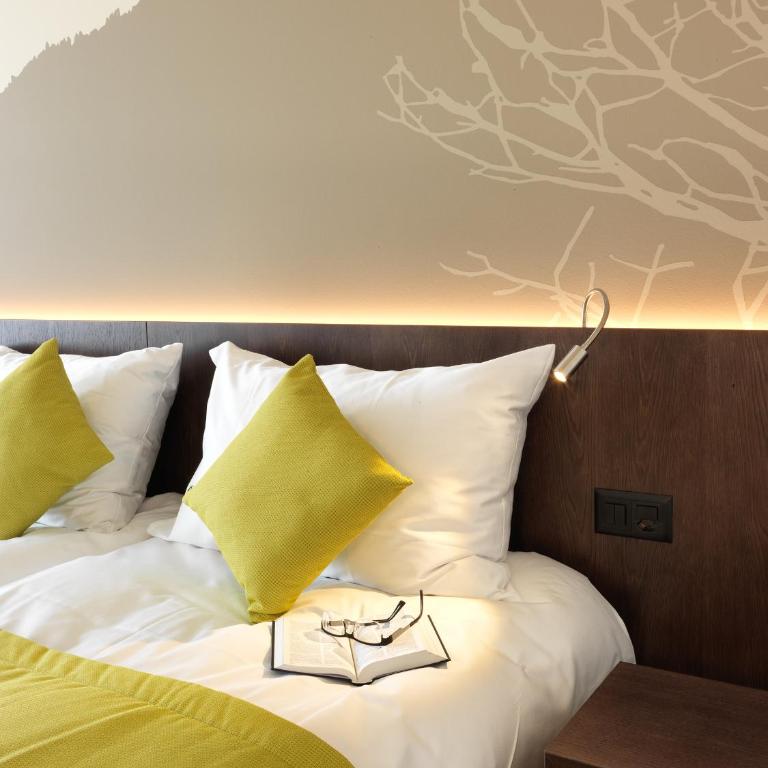 Hotel Artos Interlaken - Premium Doppelzimmer mit Balkon - 11