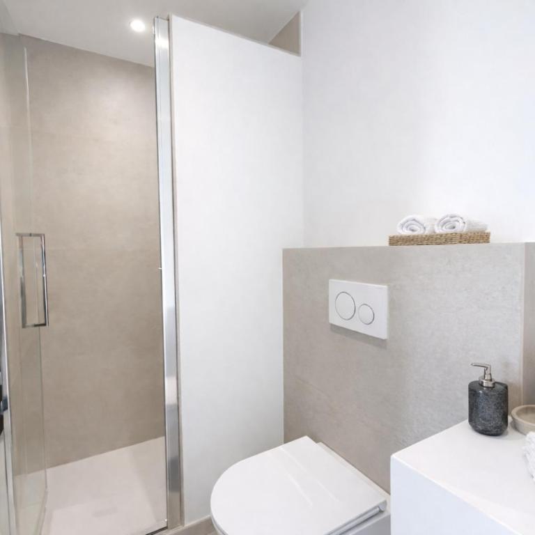 Au cœur d un port by Port Azur Rental - Three-Bedroom Apartment - 8