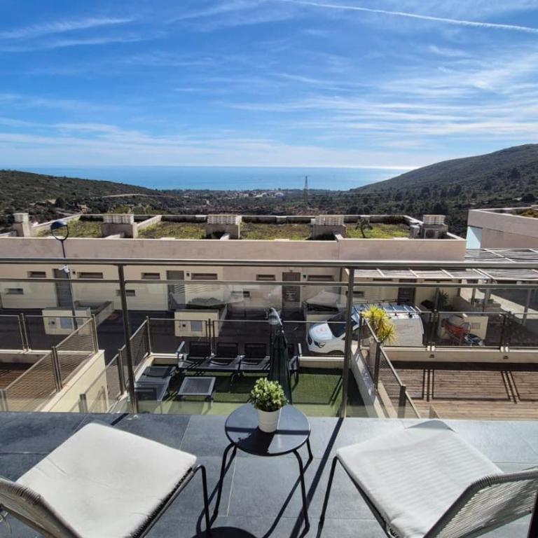 Piscina, Barbacoa, Jardín privado, Adosado familiar 160 m, vistas al mar y montaña, 7 personas, wifi, mascotas - Casa Unifamiliar de 2 dormitorios - 3