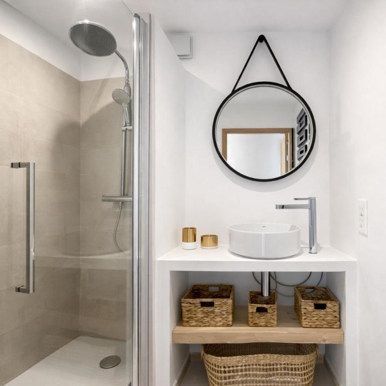 Au cœur d un port by Port Azur Rental - Three-Bedroom Apartment - 12