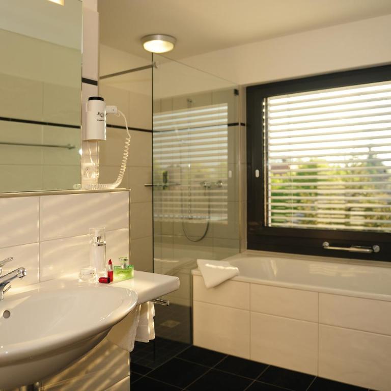 Hotel Artos Interlaken - Attika Junior Suite with Balcony - 4