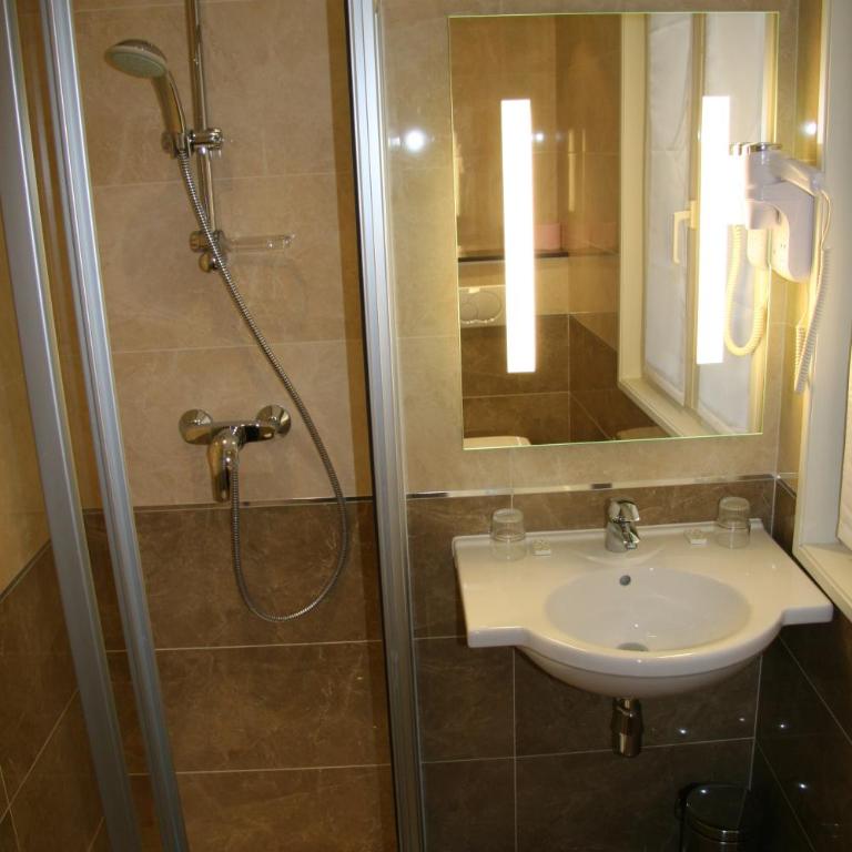 Hotel Bellevue Saint-Lazare - Chambre Lits Jumeaux - 8
