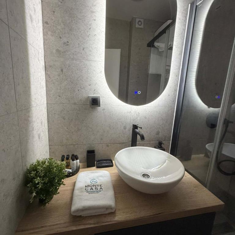 Monte Casa Lux - Two-Bedroom Apartment with Balcony - 18