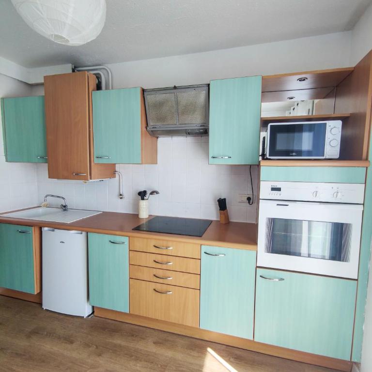 Grand Logement proche centre Parking gratuit - Appartamento con 2 Camere da Letto - 7