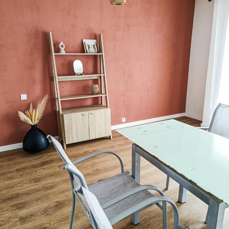 Grand Logement proche centre Parking gratuit - Appartamento con 2 Camere da Letto - 9