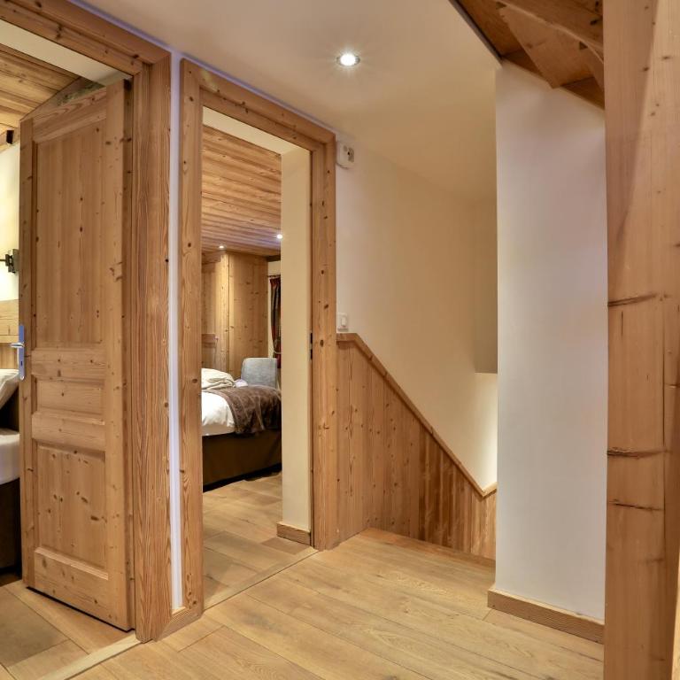 Chalet Cristalliers - 5 Bedroom luxury chalet in central Chamonix with log fire and hot tub - Chalet Superior - 10
