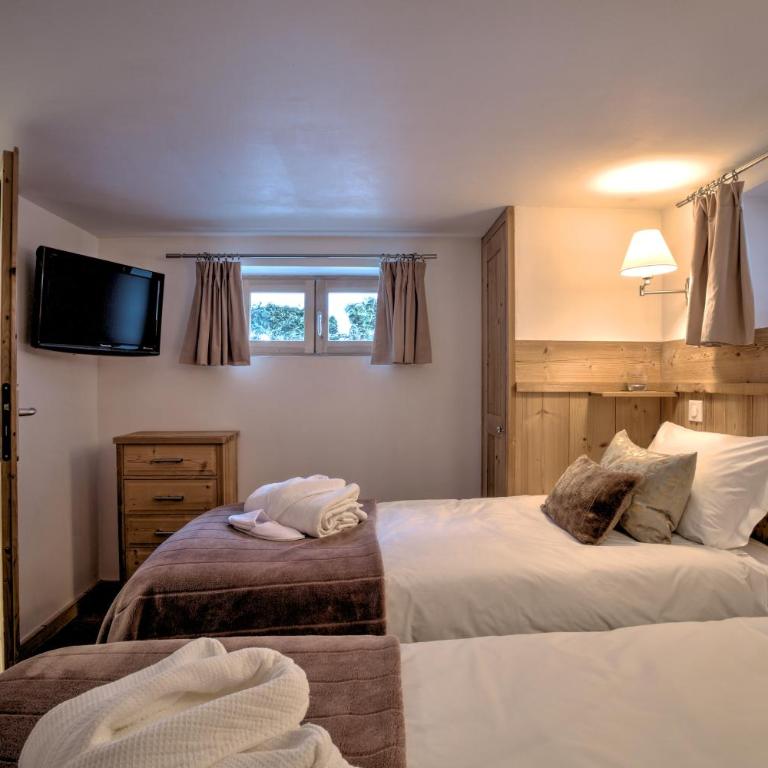 Chalet Cristalliers - 5 Bedroom luxury chalet in central Chamonix with log fire and hot tub - Chalet Superior - 19