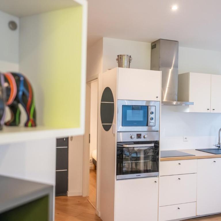Hollywood 9 People - KHbnb center - Apartment - 17