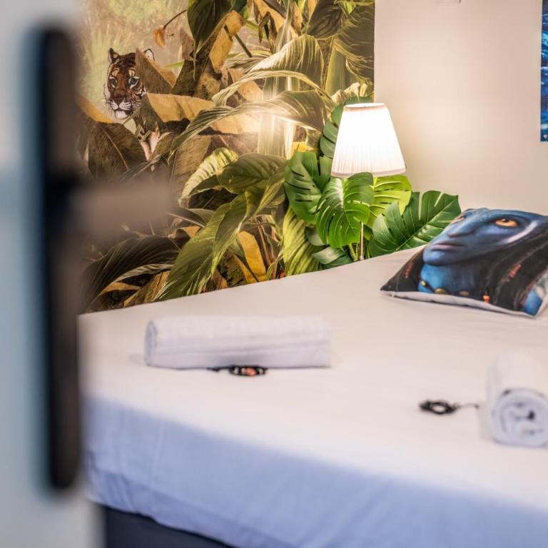 Hollywood 9 People - KHbnb center - Apartment - 52