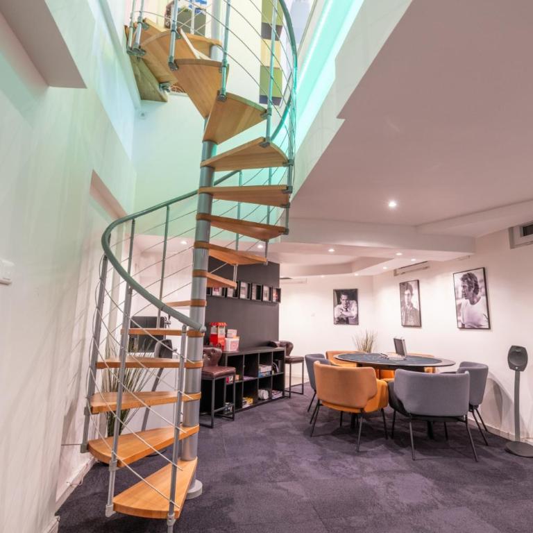 Hollywood 9 People - KHbnb center - Apartment - 91