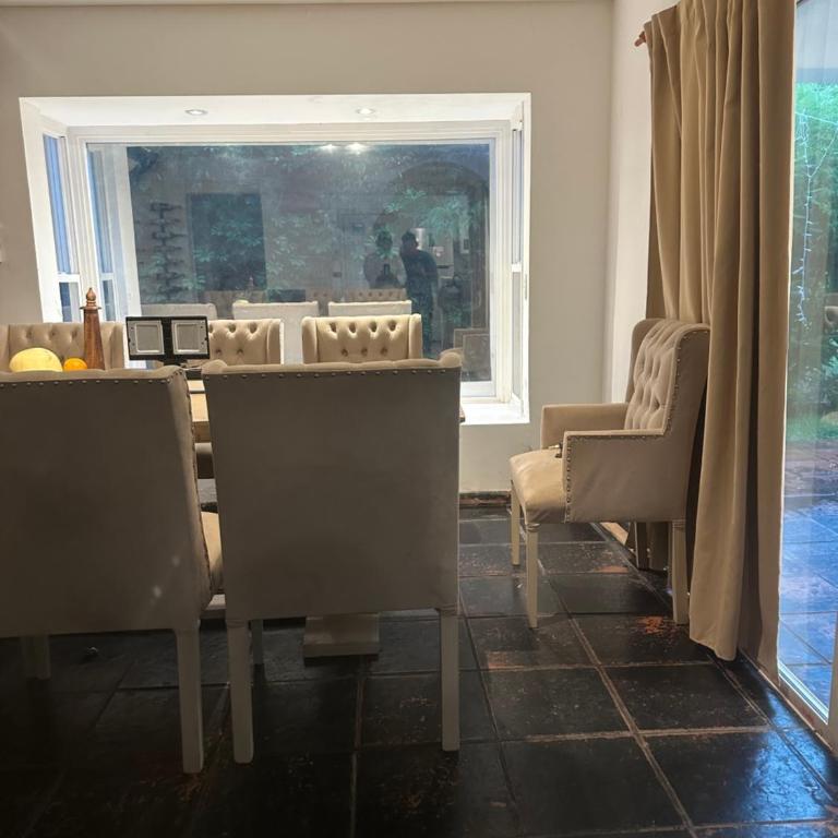 Hermosa casa en el Náutico Escobar Country Club - Casa de 3 dormitorios - 24