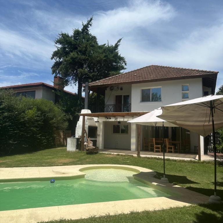Hermosa casa en el Náutico Escobar Country Club - Casa de 3 dormitorios - 25