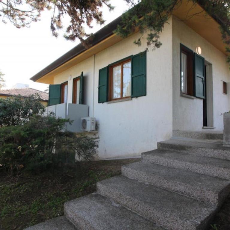 Villa with private fenced garden - Villa - 1