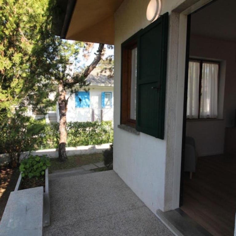 Villa with private fenced garden - Villa - 12