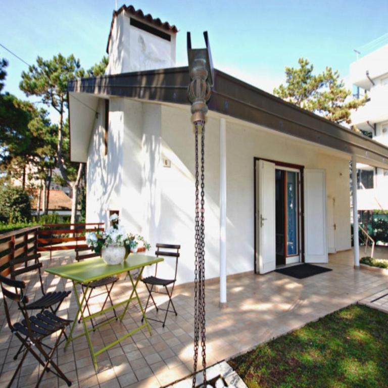 Seaside villa in Lignano Pineta - Villa - 3