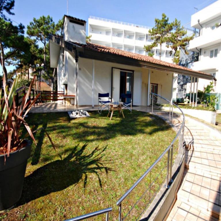 Seaside villa in Lignano Pineta - Villa - 15