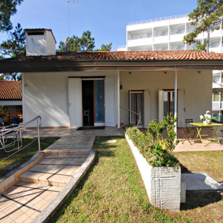 Seaside villa in Lignano Pineta - Villa - 16