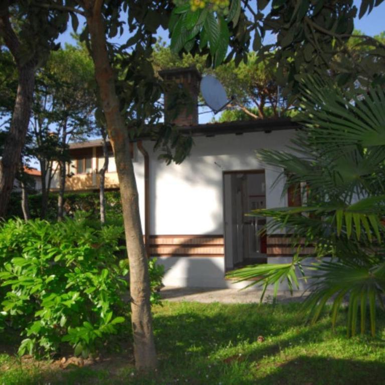 Cozy villa in Lignano Pineta - Villa - 1