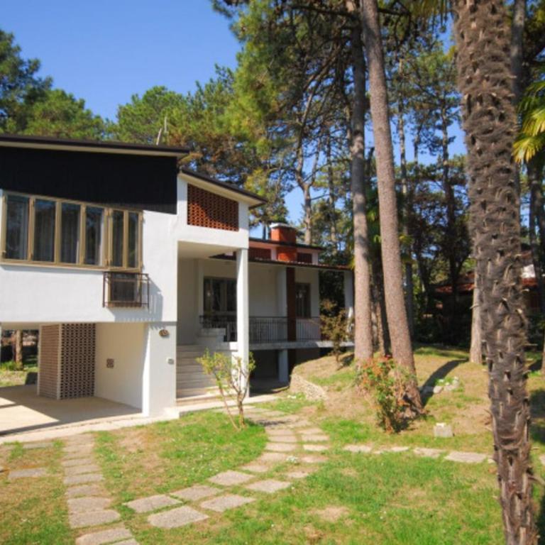 Villa surrounded by nature near the sea - Villa - 1