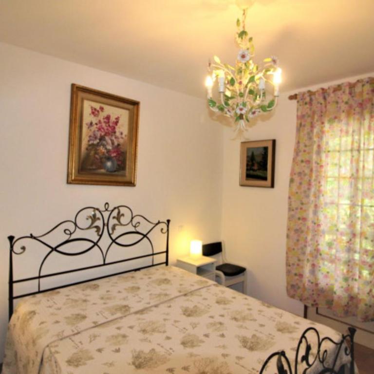 Spacious villa with garden by the sea - Villa - 8