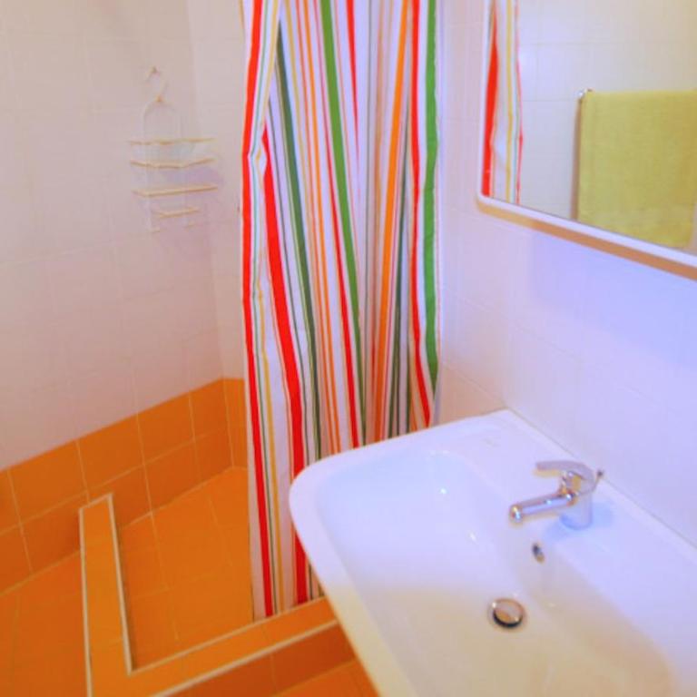 Cozy flat close to the beach - Apartment - 8