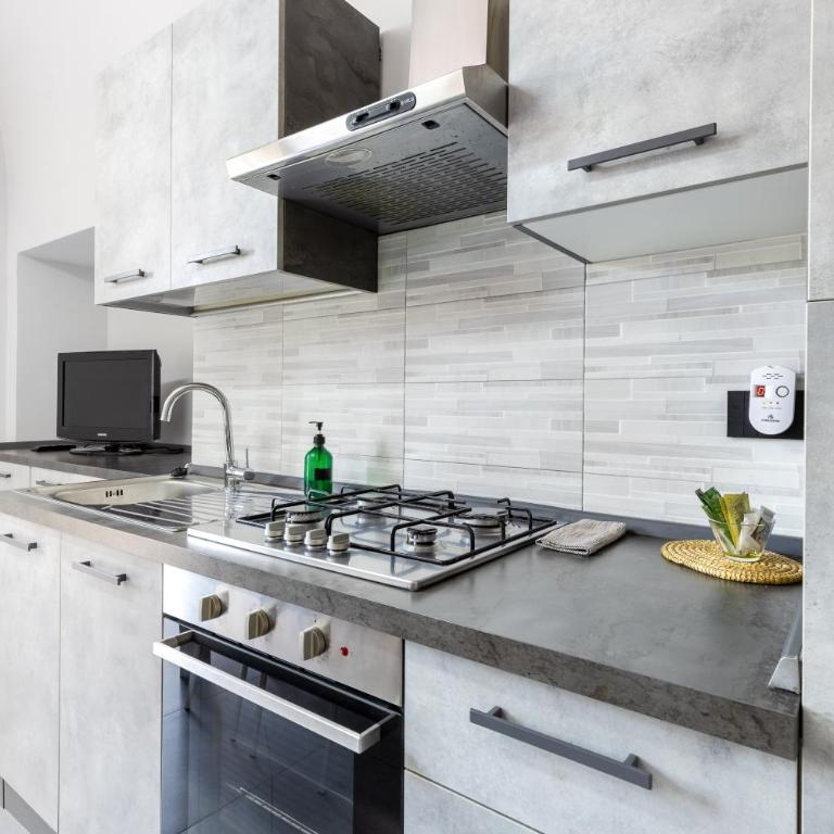 Hostdomus - Garibaldi Suite - Appartamento con 2 Camere da Letto - 18