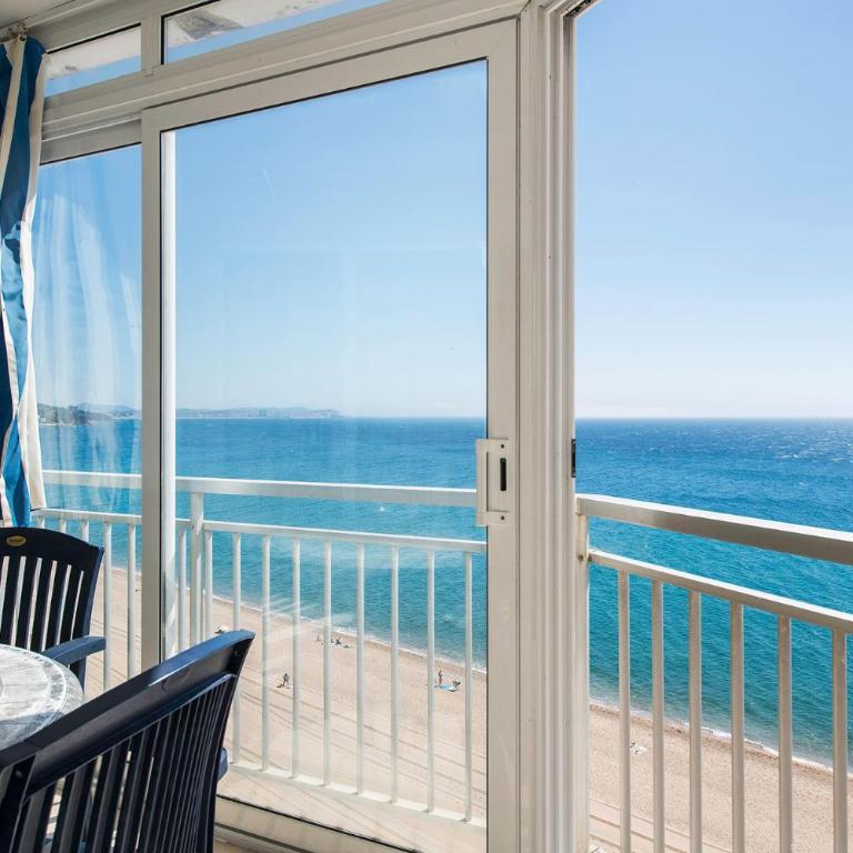 Acogedor piso con vistas frontales a mar - Apartamento de 2 dormitorios - 11
