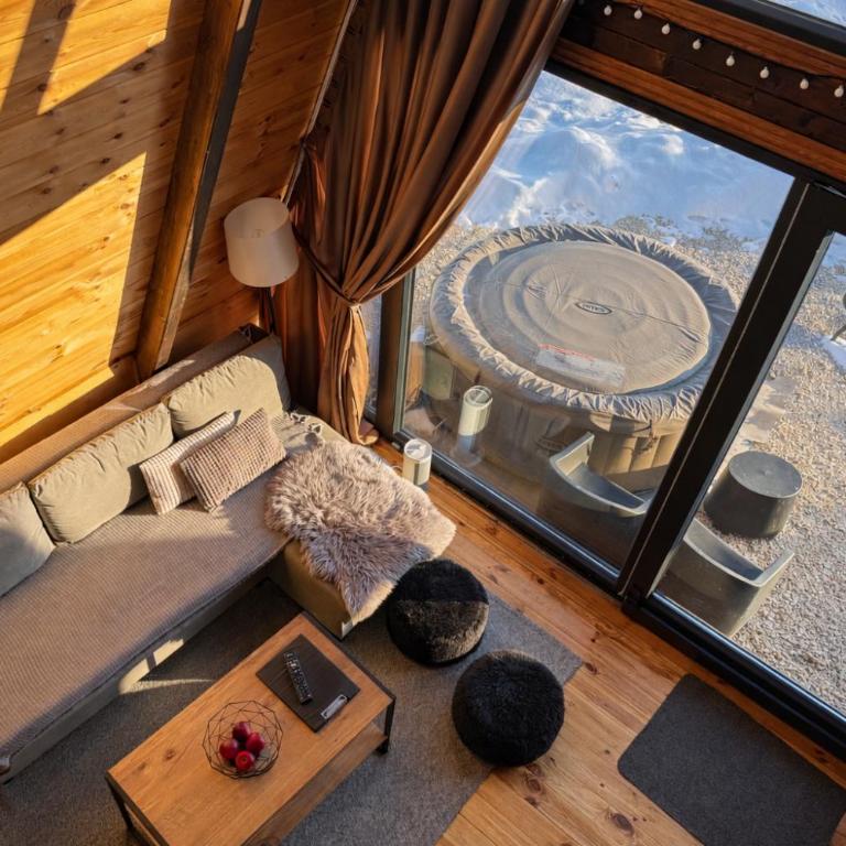 PeaksView Chalets - One-Bedroom Chalet - 4
