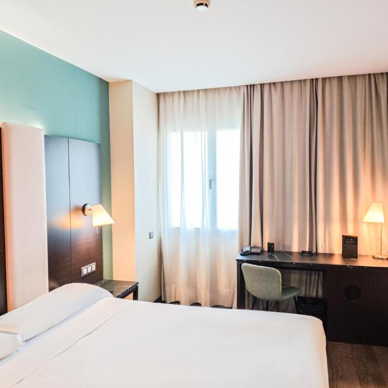 AZZ Pamplona Norte Hotel - Habitación Estándar - Cama extragrande - 3