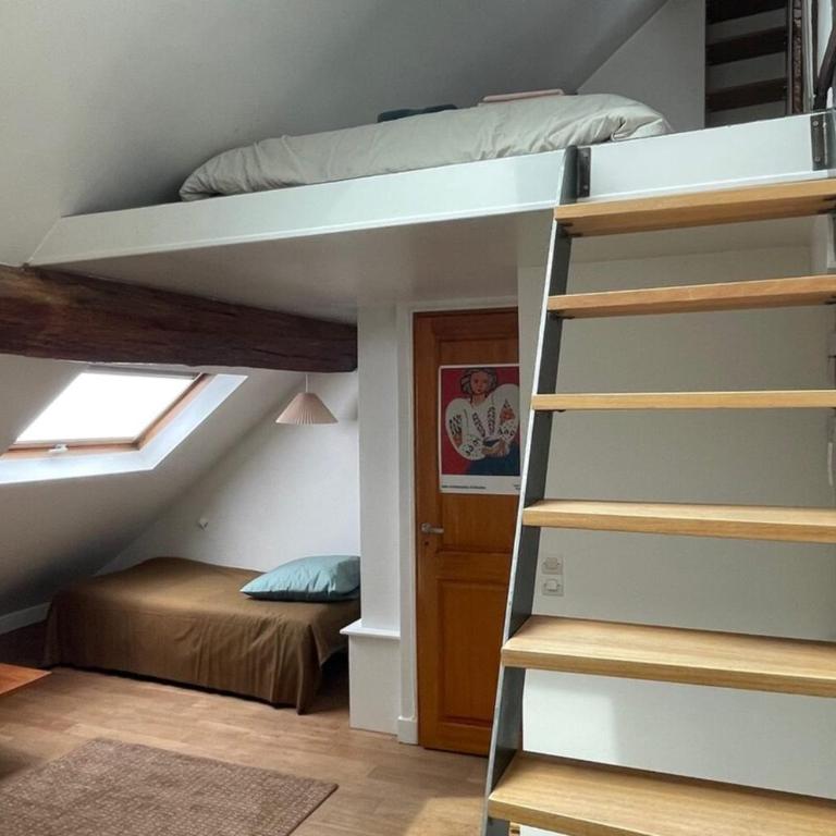 Marais 4e Appartement sous les toits avec mezzanine par Mey Agency - Appartement 3 Chambres - 3