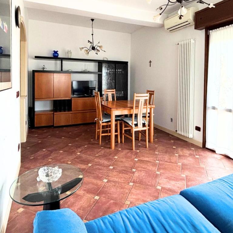 CN027 - Cesenatico, ampio trilocale in centro - Appartamento con 2 Camere da Letto - 2