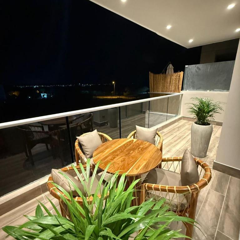Luxy 2BR at paradise Oasis, 18 min from walled city - Two-Bedroom Apartment - 2