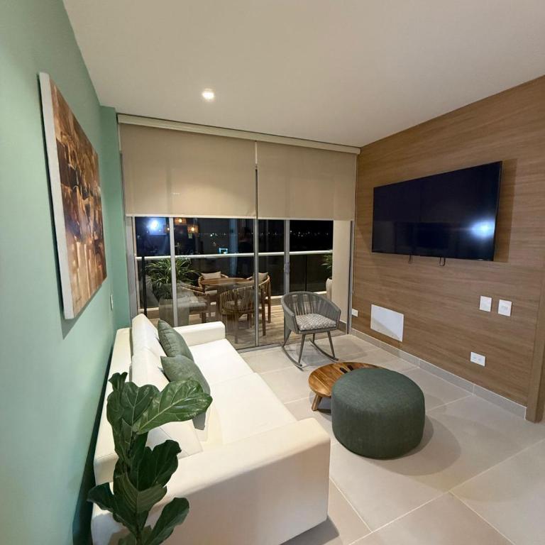 Luxy 2BR at paradise Oasis, 18 min from walled city - Two-Bedroom Apartment - 22